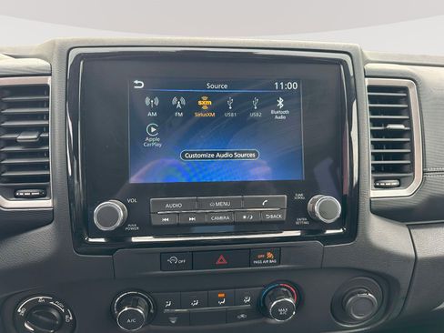 Used 2024 Nissan Frontier SV image 9