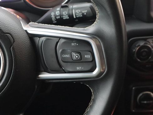 Used 2019 Jeep Wrangler Unlimited Sahara AWD/4WD image 30