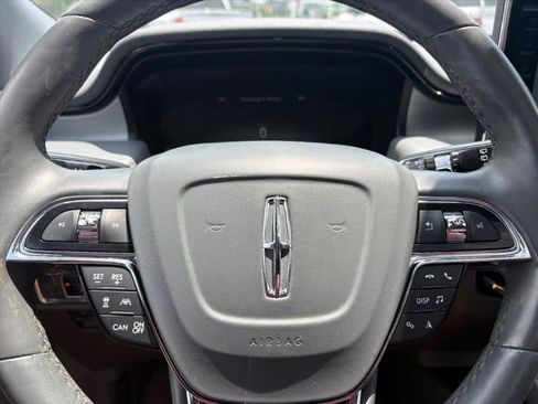 Used 2022 Lincoln Nautilus Reserve w/ Equipment Group 201A AWD/4WD image 17