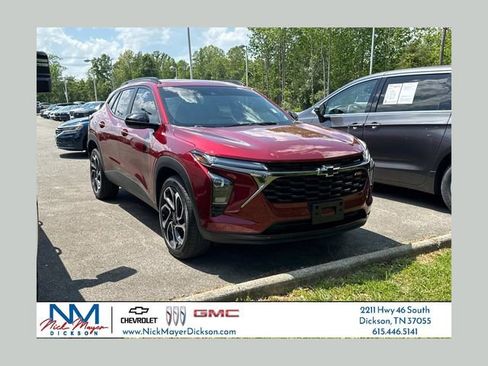 Used 2025 Chevrolet Trax RS w/ Sunroof Package FWD image 1