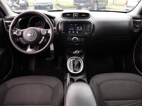Used 2018 Kia Soul + FWD image 20