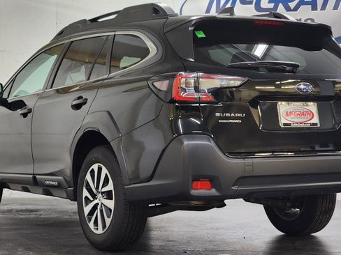 Used 2023 Subaru Outback Premium AWD/4WD image 9