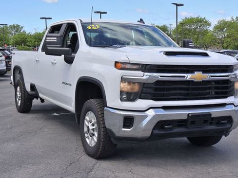 Used 2024 Chevrolet Silverado 2500 LT AWD/4WD image 8