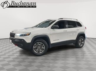 Used 2019 Jeep Cherokee Trailhawk video 1