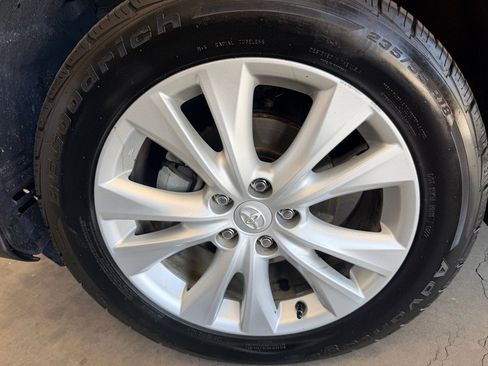 Used 2014 Toyota RAV4 Limited image 42