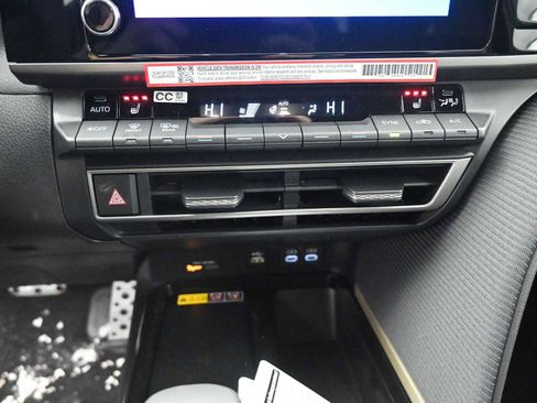 New 2026 Toyota Camry SE image 9