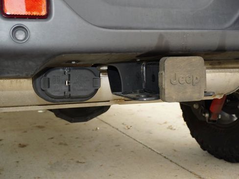 Used 2024 Jeep Wrangler Willys image 29