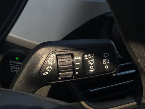 Used 2022 Ford Escape SE FWD image 38