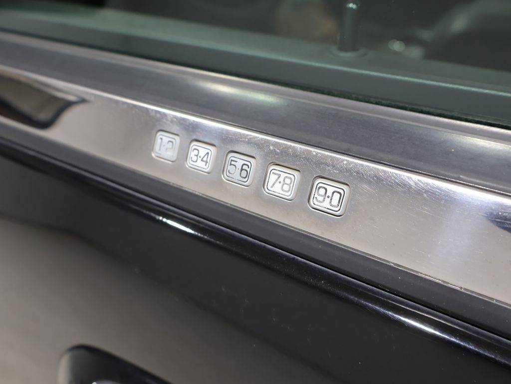 Used 2012 Lincoln Navigator 4WD image 9