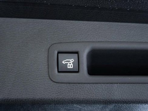 New 2026 Toyota Sienna Platinum image 11