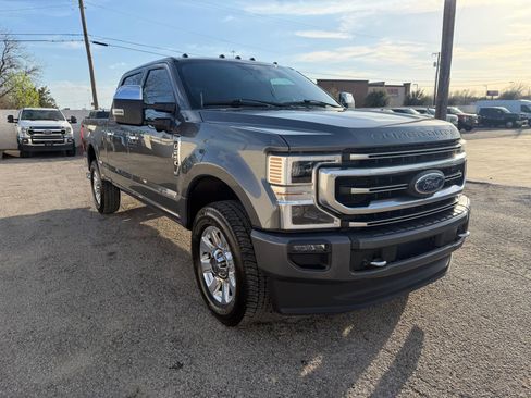 Used 2022 Ford F250 Platinum w/ FX4 Off-Road Package image 9