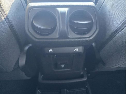 Used 2025 Jeep Wrangler Sahara w/ Safety Group image 29