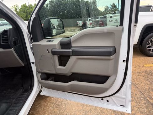 Used 2016 Ford F150 XL w/ Equipment Group 101A Mid RWD image 11