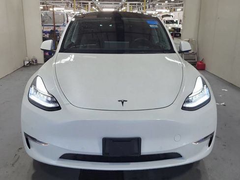 Used 2022 Tesla Model Y Long Range AWD/4WD image 2