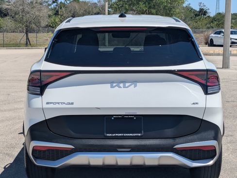 Certified 2025 Kia Sportage LX AWD/4WD image 6