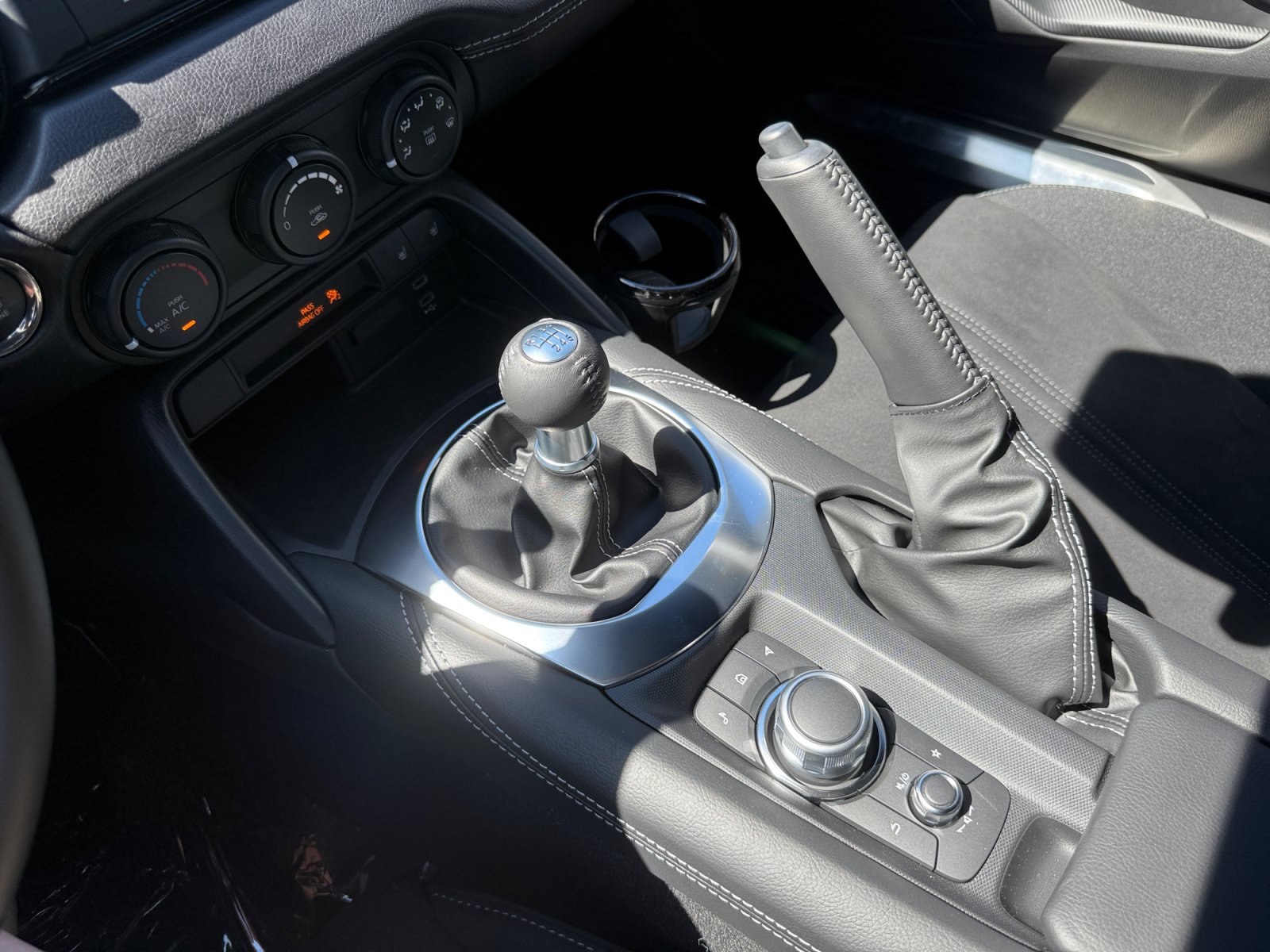 New 2026 MAZDA MX-5 Miata Club w/ Interior Package RWD image 13