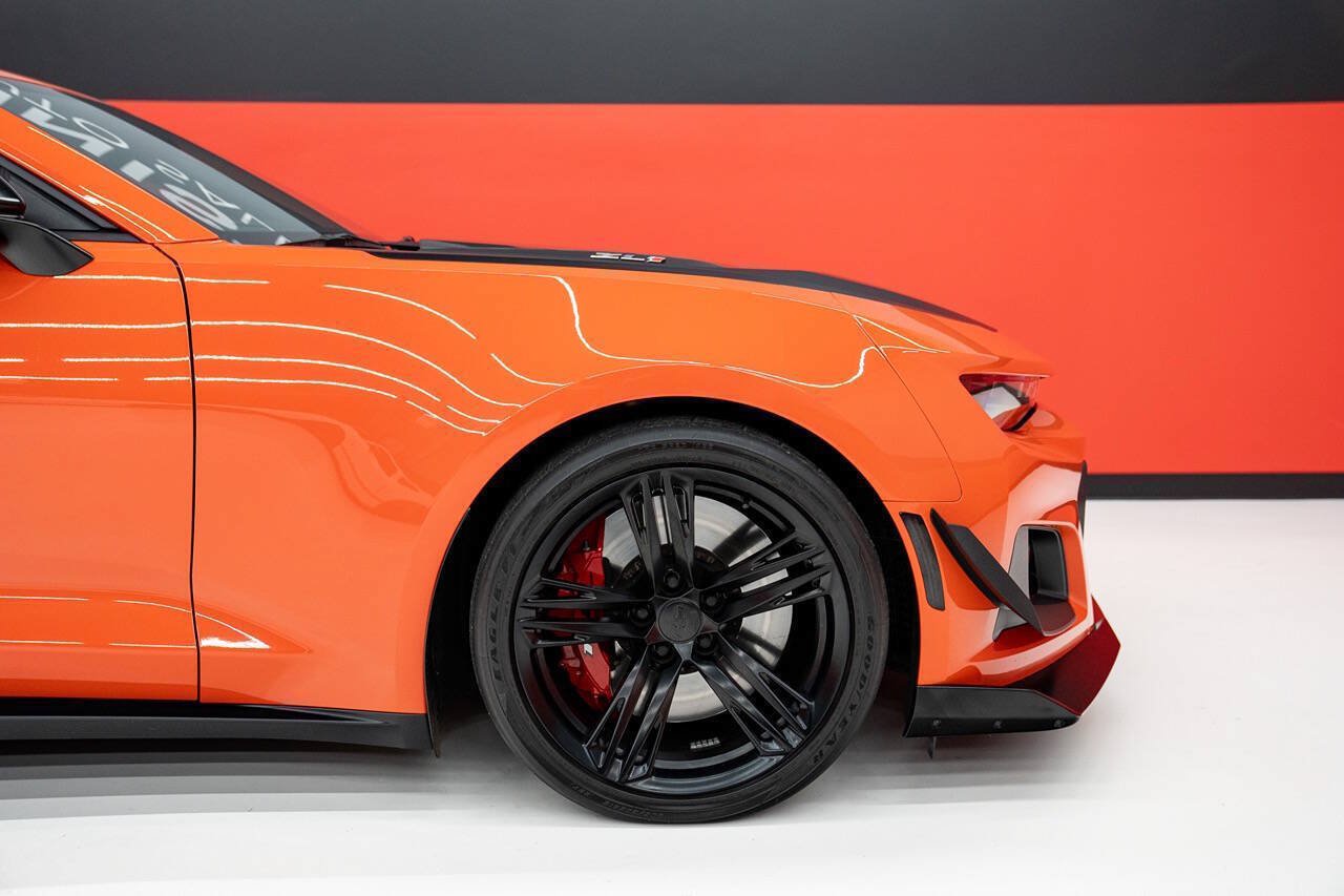 Used 2019 Chevrolet Camaro ZL1 RWD image 47