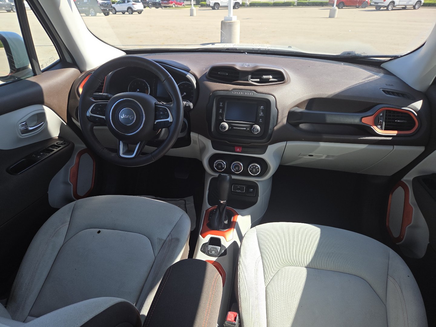 Used 2017 Jeep Renegade Latitude FWD image 22