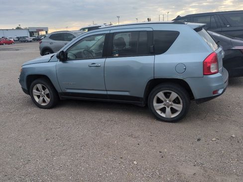 Used 2013 Jeep Compass Latitude w/ Sun/Sound Group AWD/4WD image 8