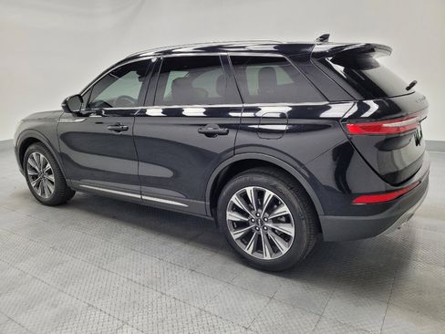 Used 2020 Lincoln Corsair Reserve w/ Rear Removable Package Tray FWD image 3