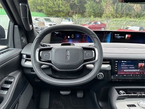 New 2025 Lincoln Navigator Reserve w/ Jet Appearance Package image 17