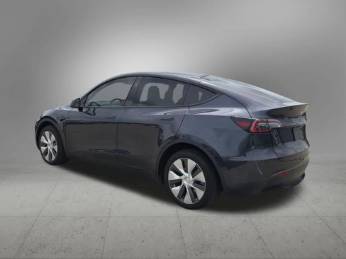 Used 2024 Tesla Model Y Long Range AWD/4WD image 4