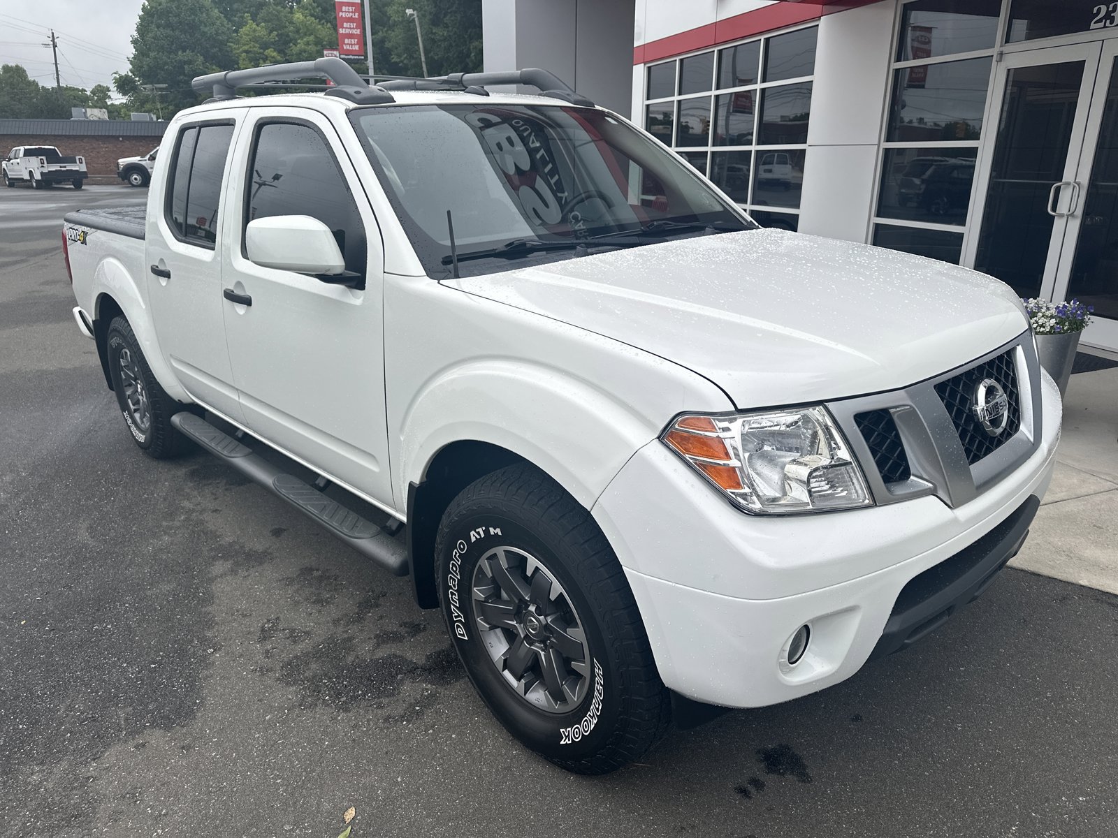 Used 2020 Nissan Frontier PRO-4X w/ Pro-4x Utility Package AWD/4WD image 2