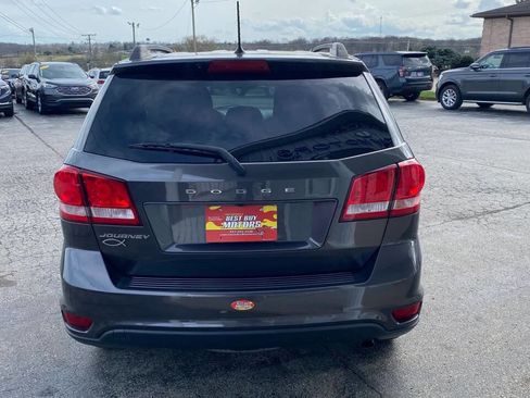 Used 2019 Dodge Journey SE w/ Blacktop Package image 4
