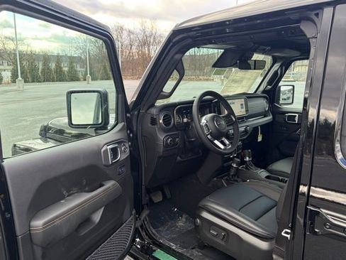 New 2026 Jeep Wrangler Unlimited Sahara AWD/4WD image 14