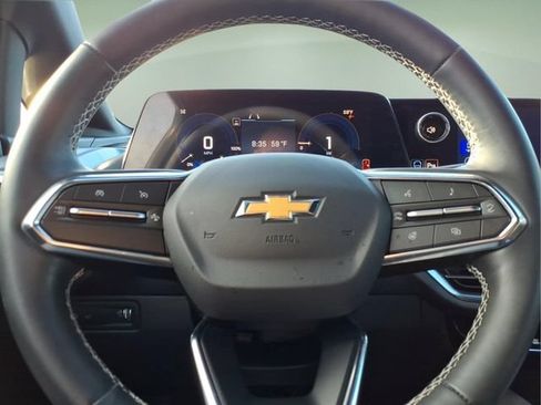 Used 2025 Chevrolet Equinox EV LT w/ Convenience Package FWD image 23