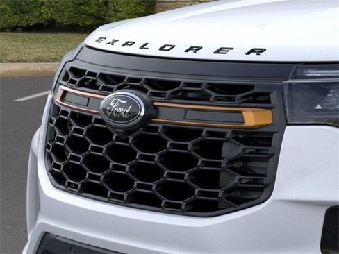 New 2026 Ford Explorer Tremor w/ Tremor Convenience Package image 17