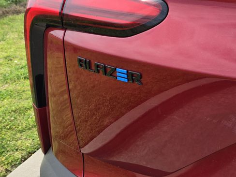 New 2026 Chevrolet Blazer EV LT image 5