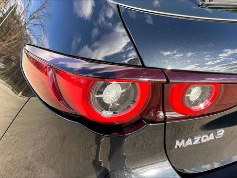 Used 2023 MAZDA MAZDA3 s image 29