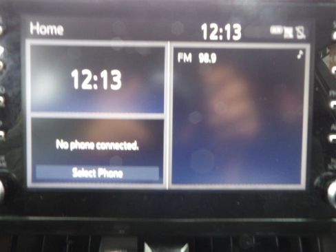 Used 2020 Toyota Corolla LE image 20