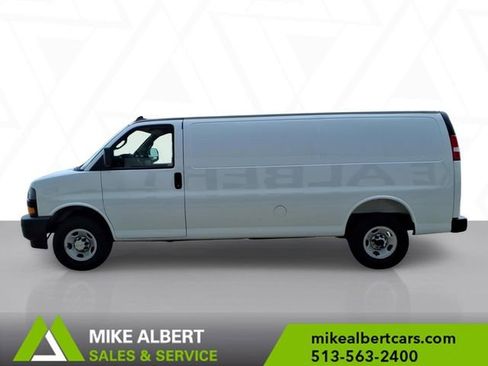 Used 2025 Chevrolet Express 2500 Extended w/ Driver Convenience Package RWD image 4