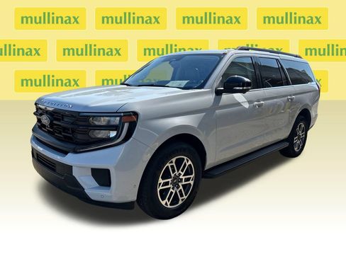Used 2025 Ford Expedition Max Active RWD image 6