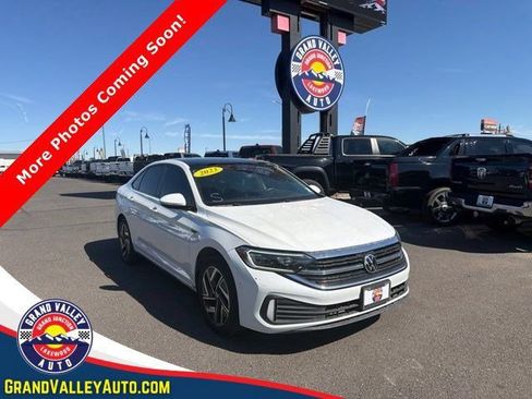 Used 2023 Volkswagen Jetta SEL FWD image 1