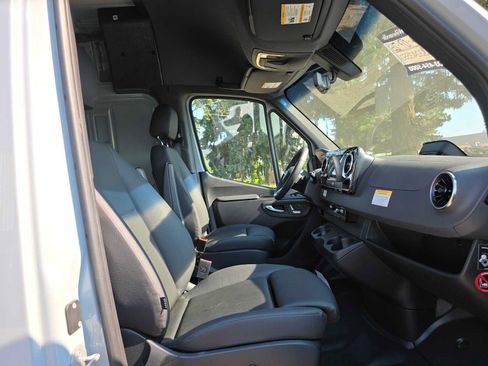 Used 2026 Mercedes-Benz Sprinter 2500 image 11