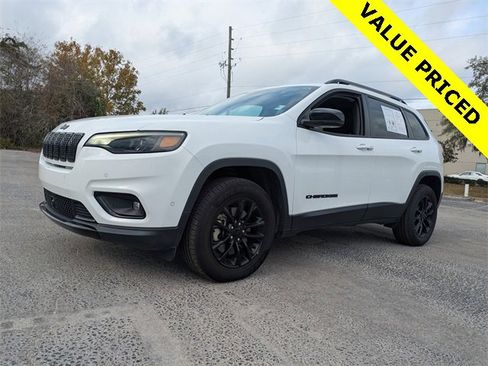 Used 2023 Jeep Cherokee Altitude Lux image 8