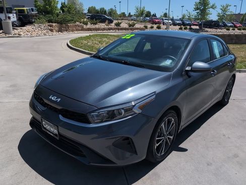 Used 2022 Kia Forte LXS FWD image 3