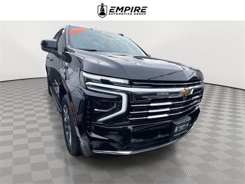 Used 2025 Chevrolet Suburban LT w/ Comfort Package image 1