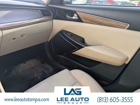 Used 2017 Kia Cadenza Premium w/ Luxury Package FWD image 15