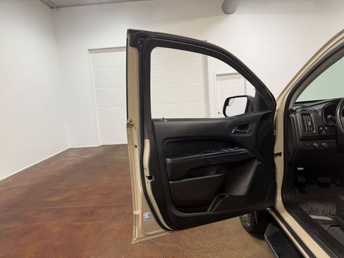 Used 2022 GMC Canyon AT4 image 59