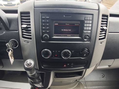 Used 2014 Mercedes-Benz Sprinter 2500 image 11
