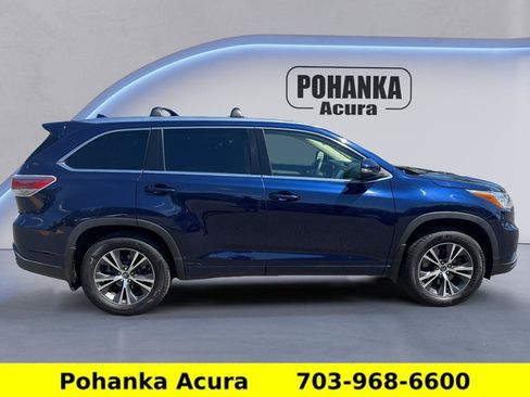 Used 2016 Toyota Highlander XLE AWD/4WD image 8