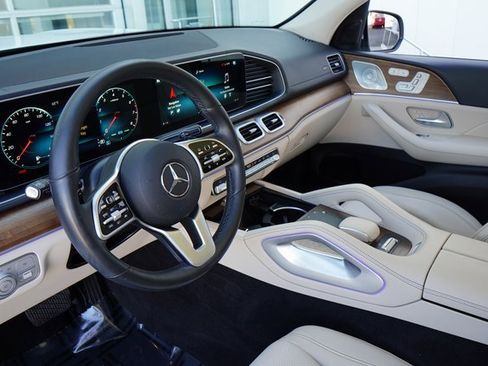 Used 2022 Mercedes-Benz GLS 450 4MATIC image 27