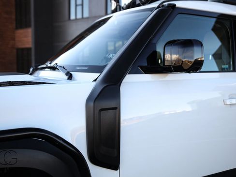 Used 2021 Land Rover Defender 110 SE image 14