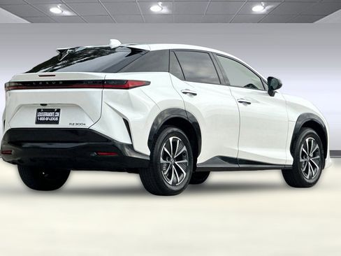 Used 2025 Lexus RZ 300e image 9