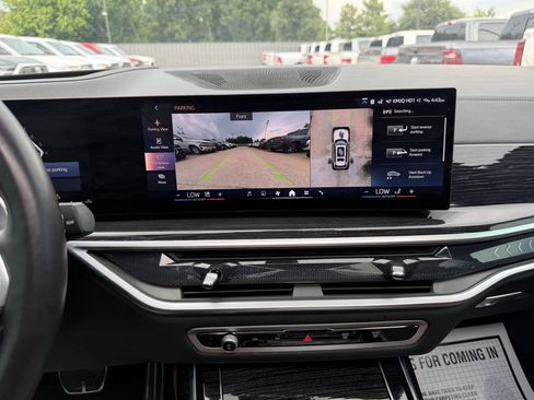 Used 2024 BMW X7 xDrive40i w/ M Sport Package AWD/4WD image 27