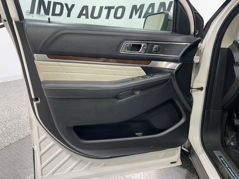 Used 2016 Ford Explorer Platinum image 15